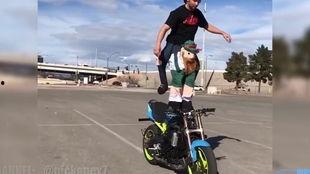 外国车摩托车爆料视频,惊现神秘车型，性能惊人引热议！